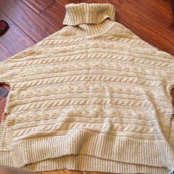 Beige Knit turtleneck Sweater size M - Picture 3 of 4